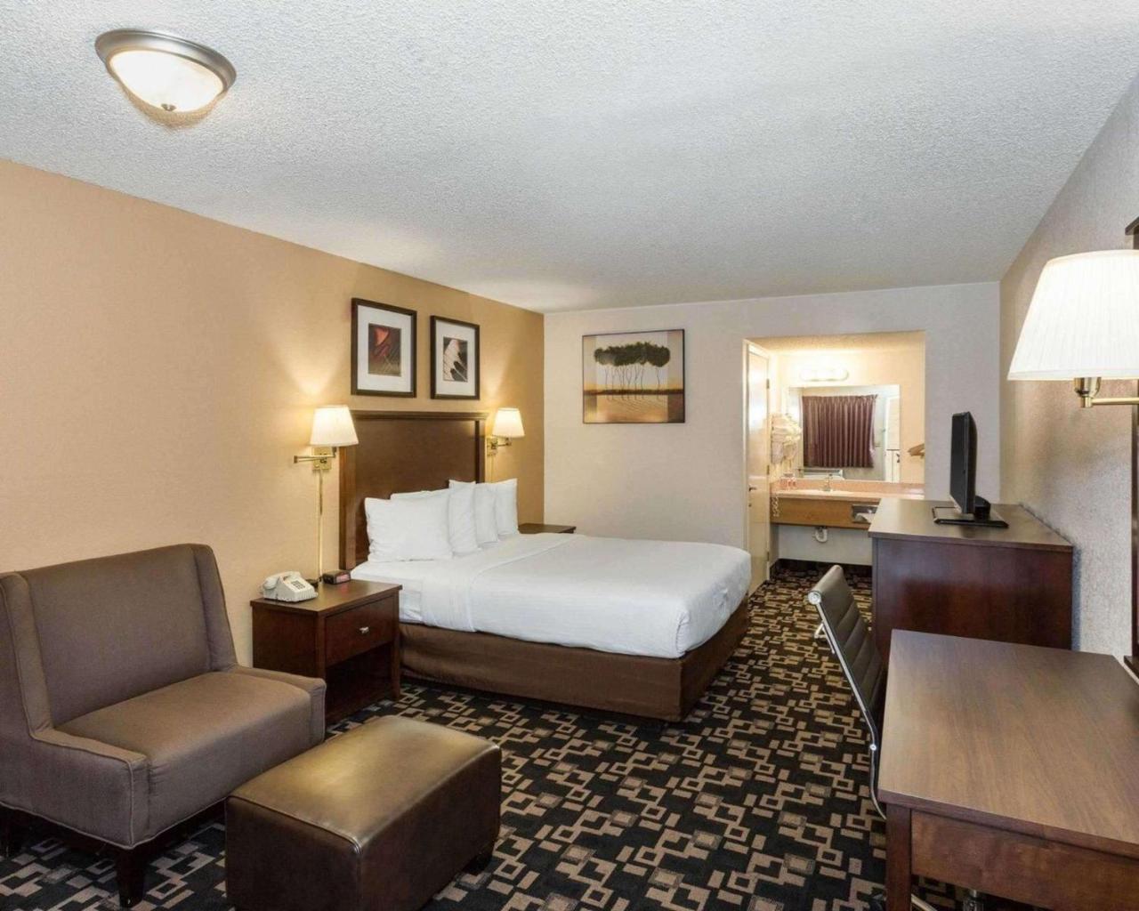 Motel Morningglory & 2*